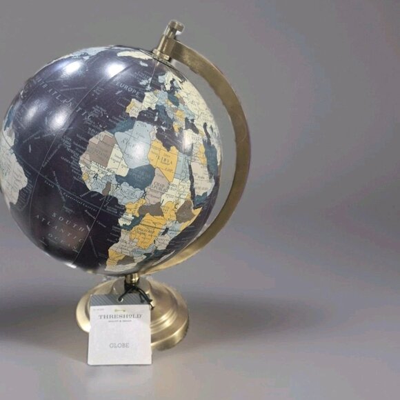 NWT Modern Globe - Threshold Educational Room Decor Office College Library - Picture 1 of 7